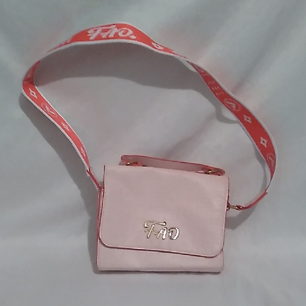FAO Schwarz Pink Glamour Crossbody Bag with Hot Pink Strap (L2)